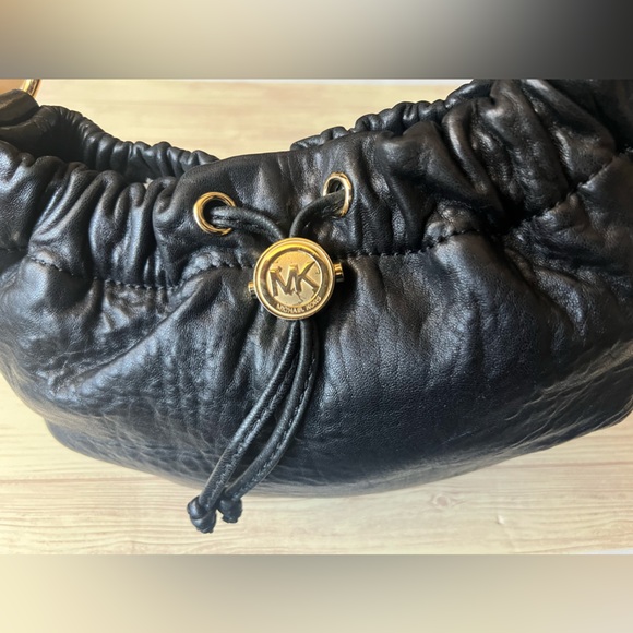 Preowned Michael Kors MK Drawstring Baguette Bag (B13) - Picture 10 of 15